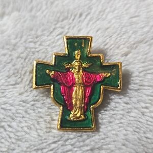 #302 Vintage cross religious brooch pin